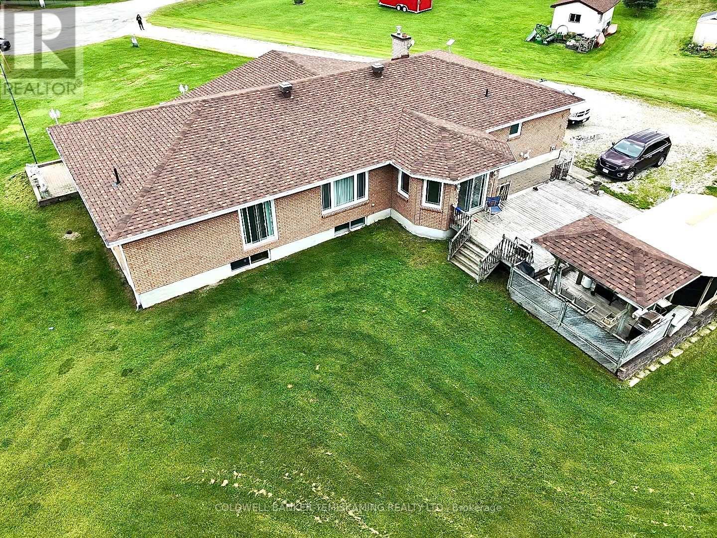 8 Michael Street Property Photo 4