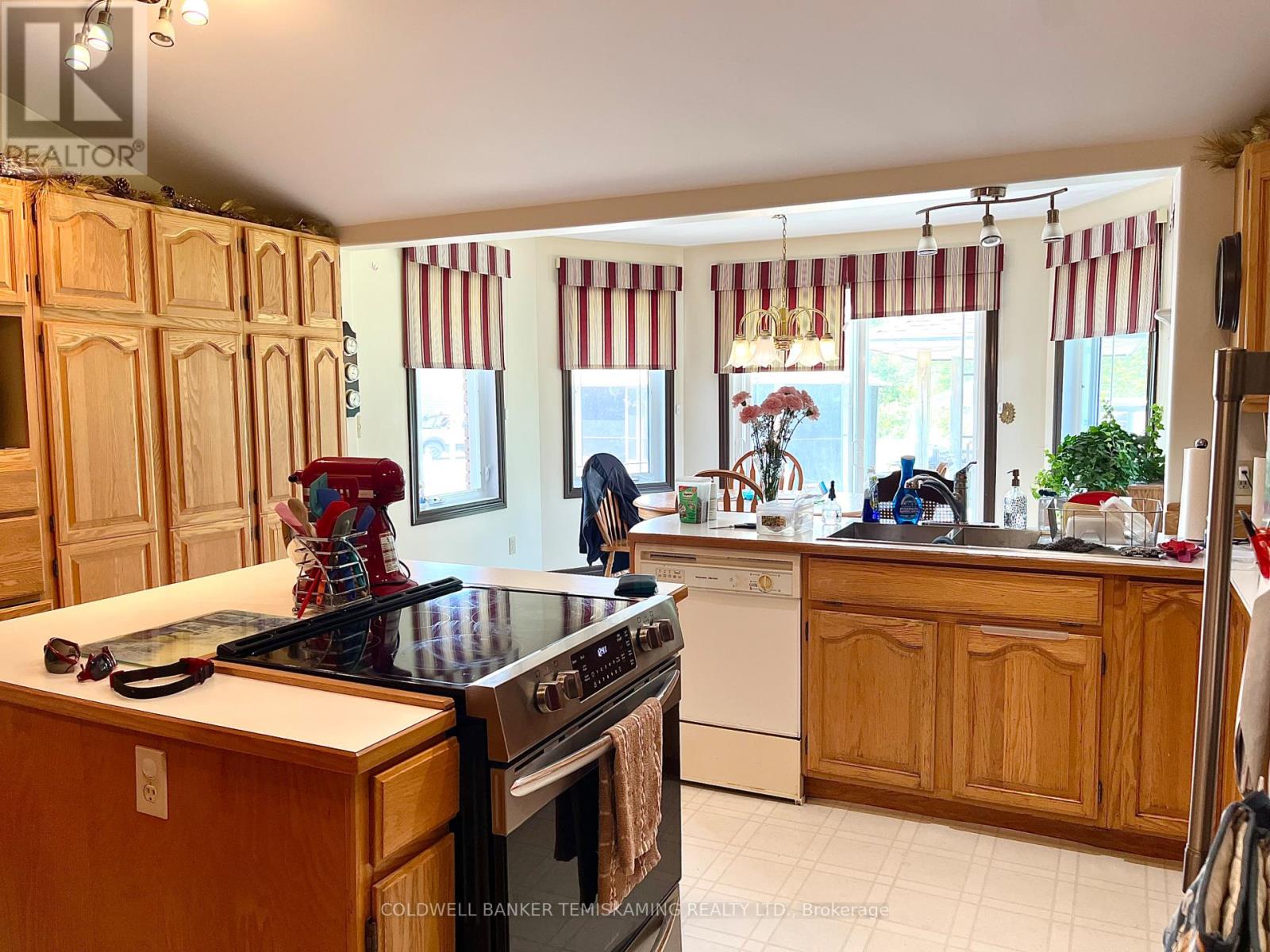 8 Michael Street Property Photo 9