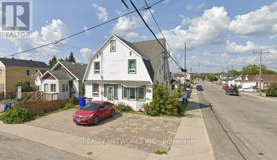 152 Fifth Avenue Property Photo 2