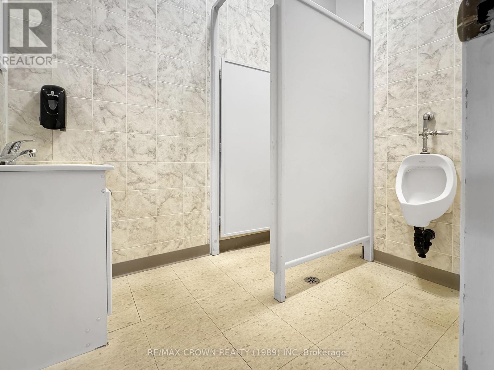 826 George Street Property Photo 16