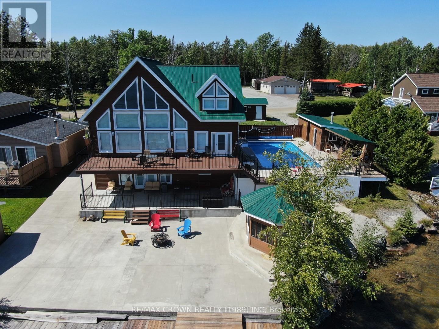 Moonbeam - 177 Lefebvre Peninsula Road Property Photo 2