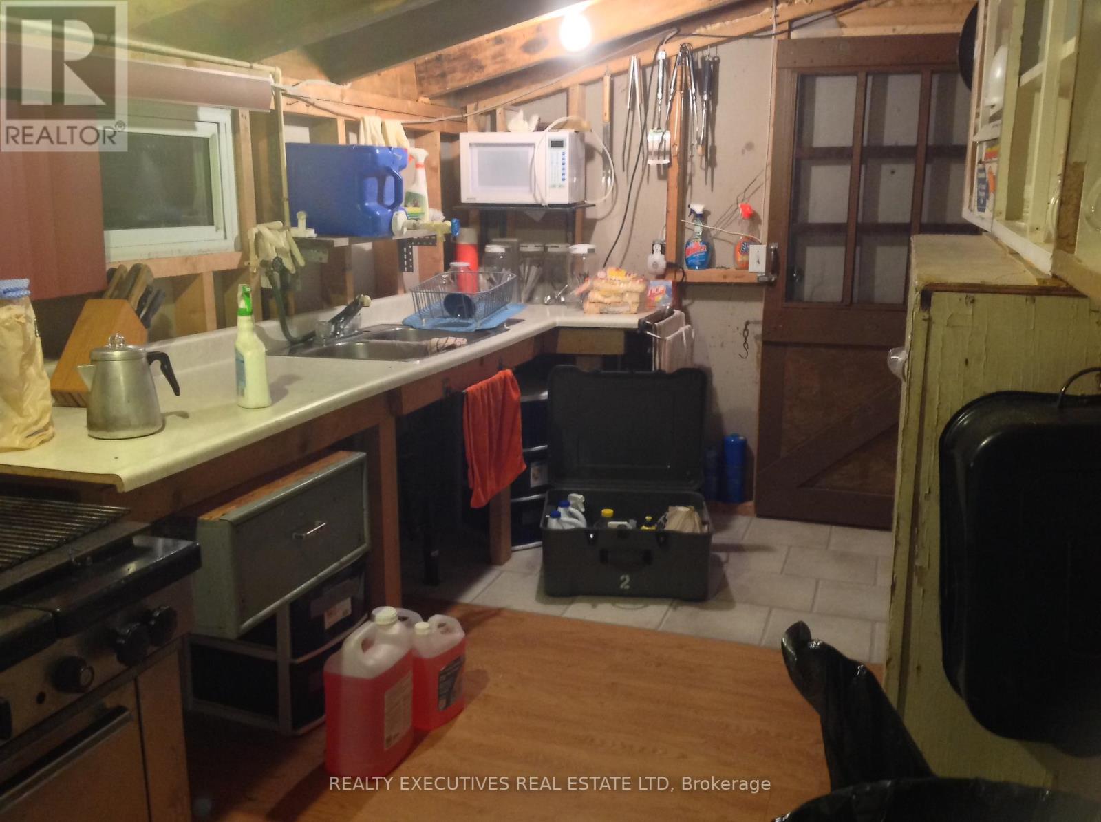 2 Con Concession Property Photo 6