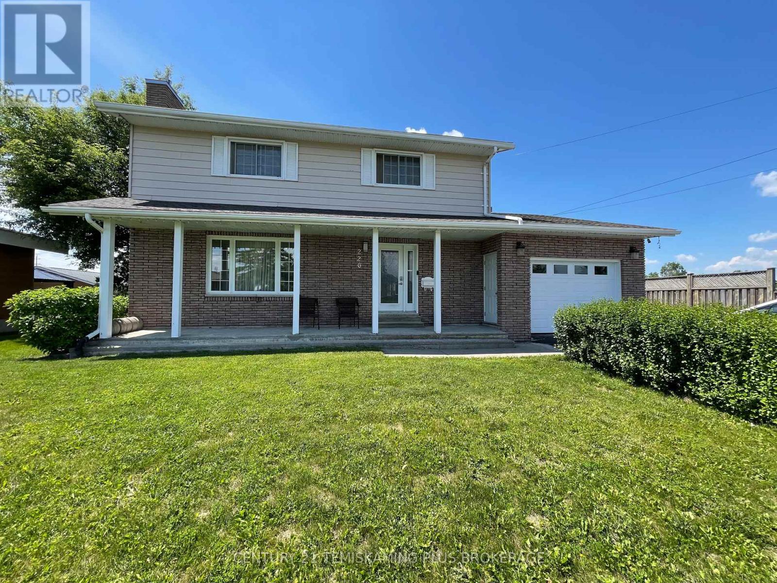 226 Laurette Street Property Photo 1