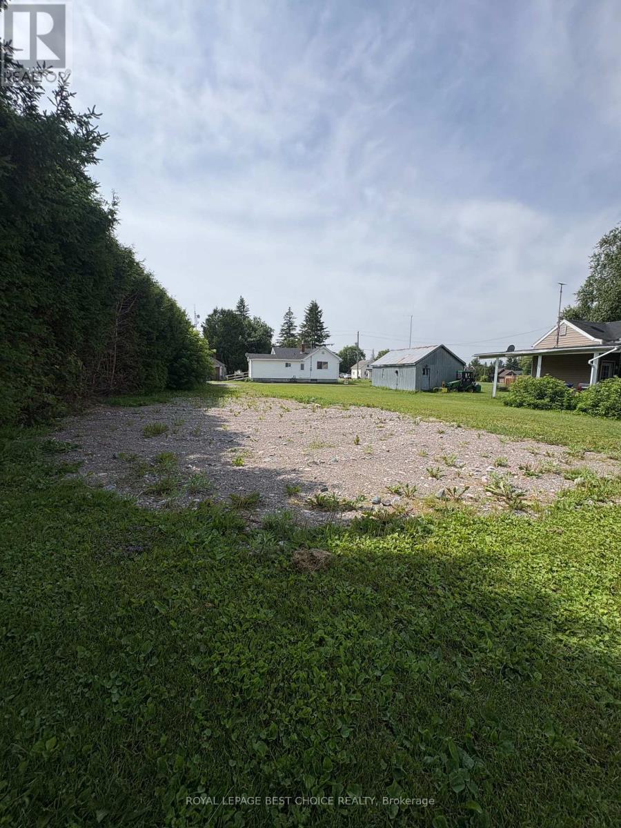 84 Third Avenue Property Photo 3
