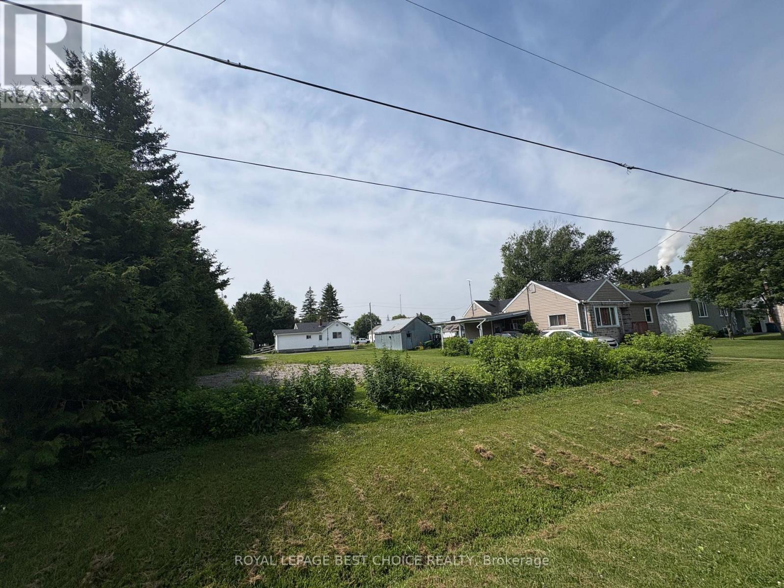84 Third Avenue Property Photo 4