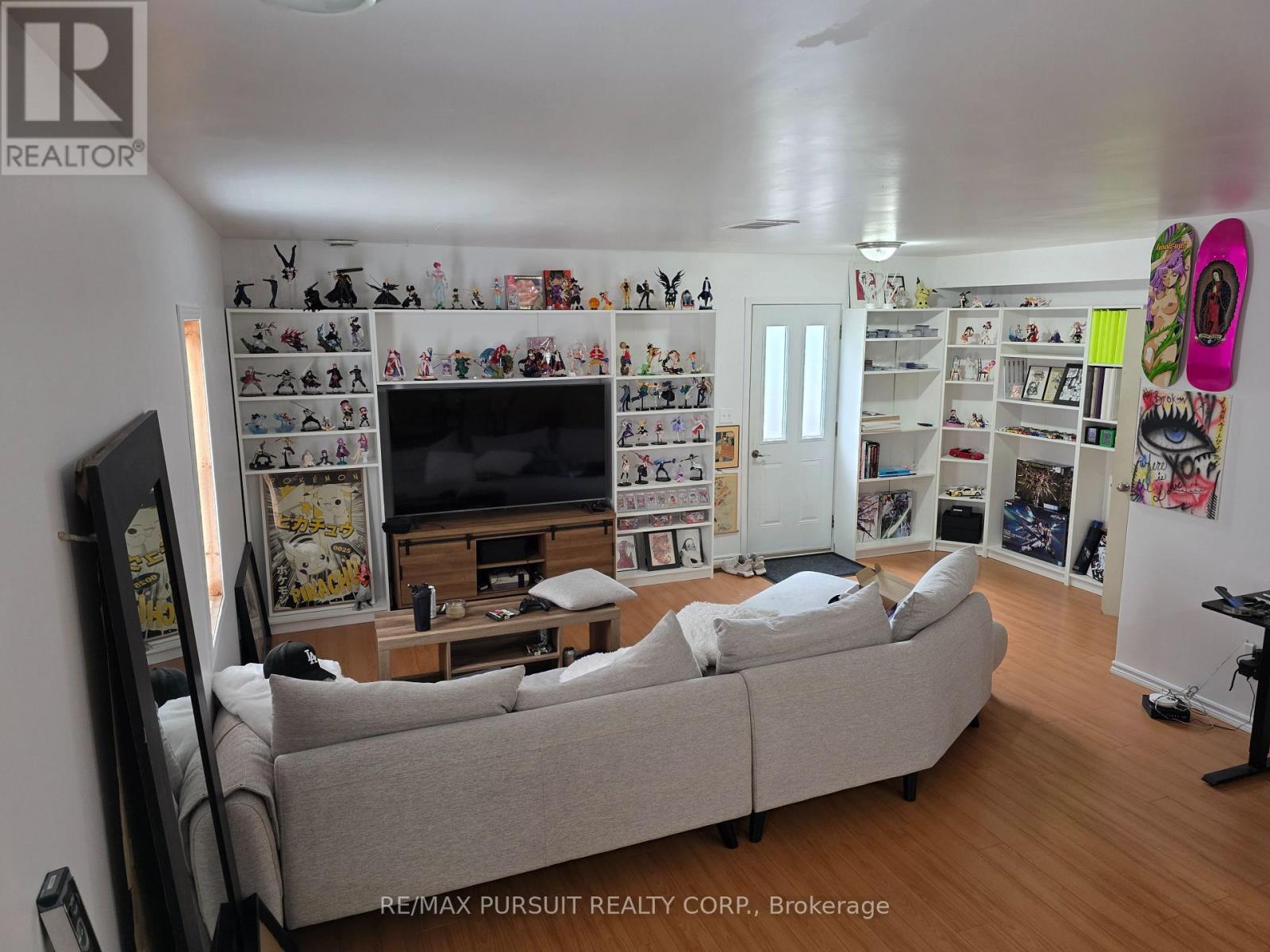 187 Lang Street Property Photo 3
