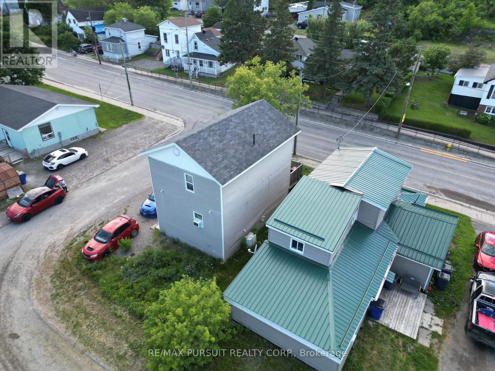 187 Lang Street Property Photo 5