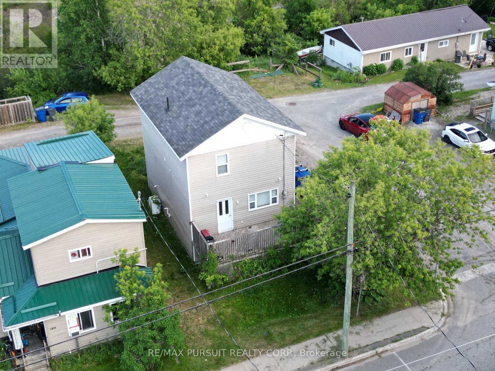 187 Lang Street Property Photo 8