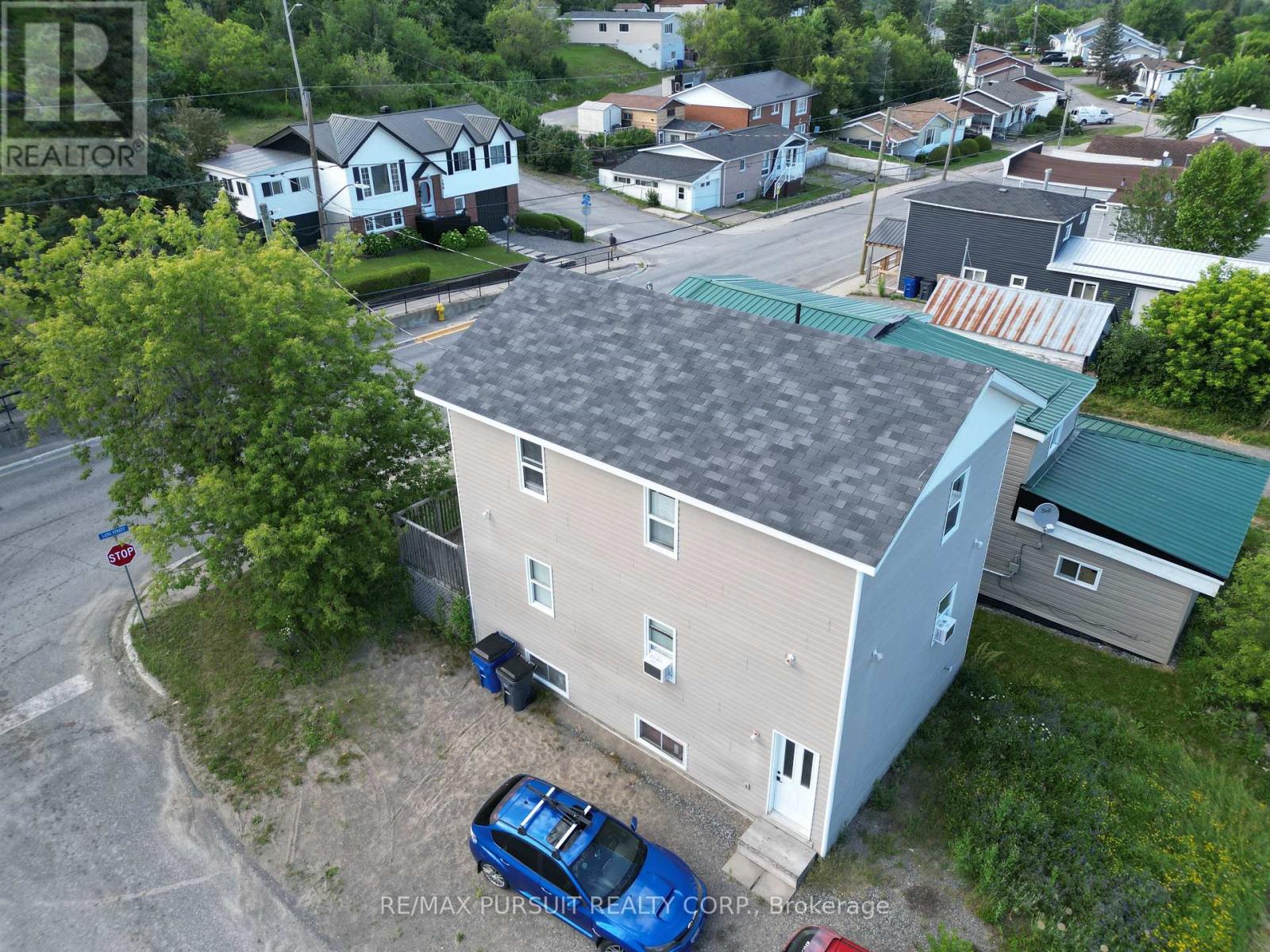 187 Lang Street Property Photo 14