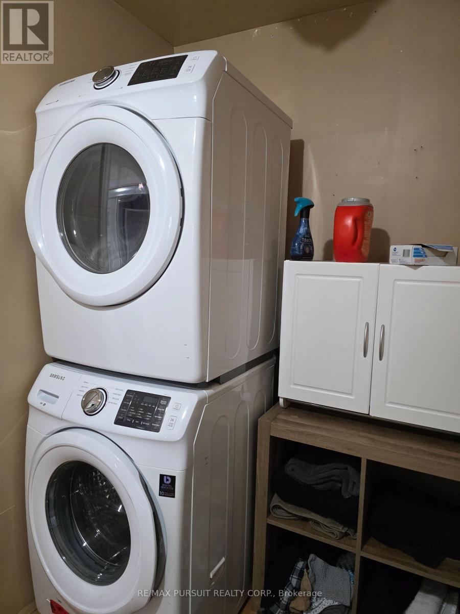 187 Lang Street Property Photo 17