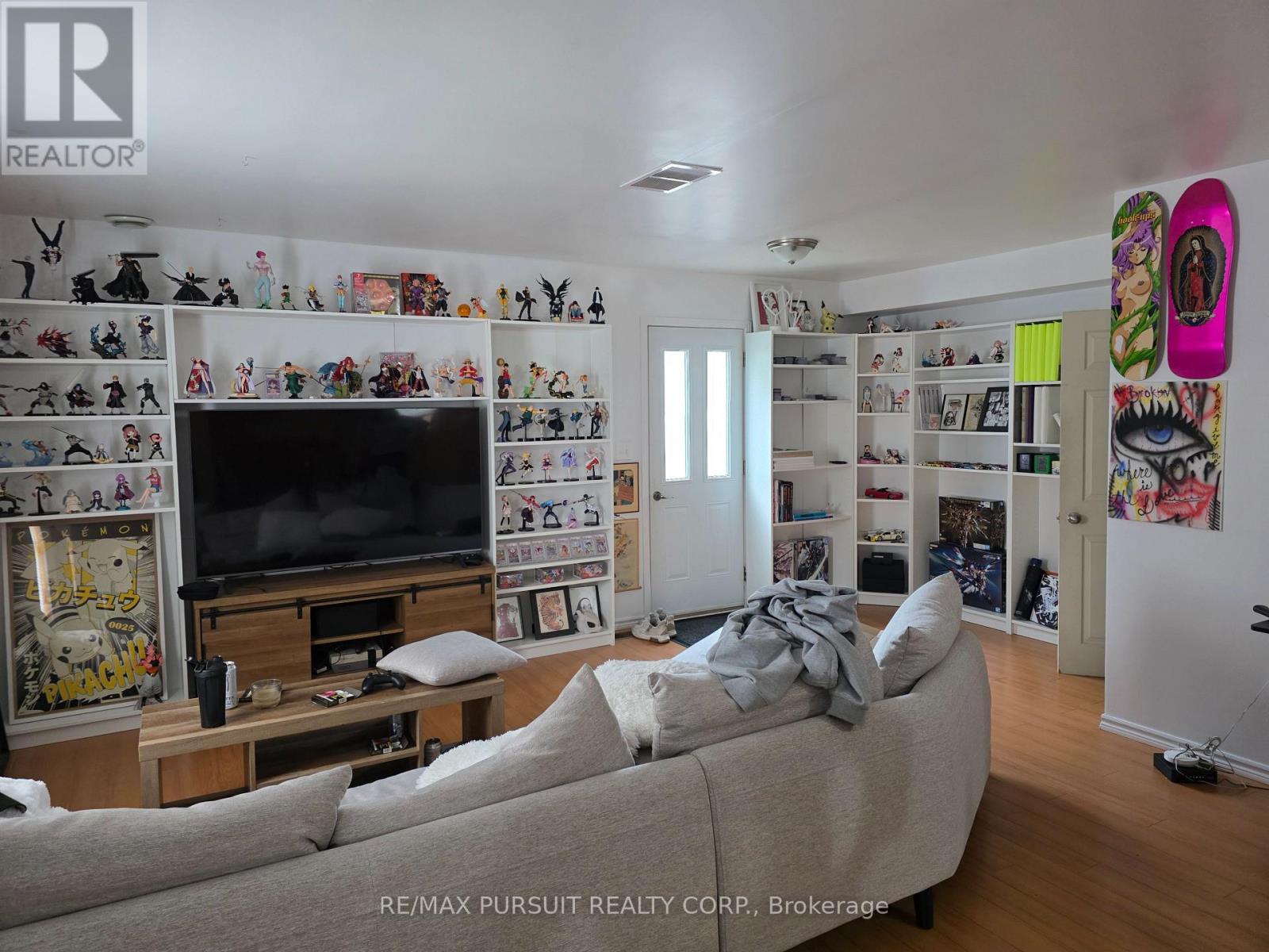 187 Lang Street Property Photo 19