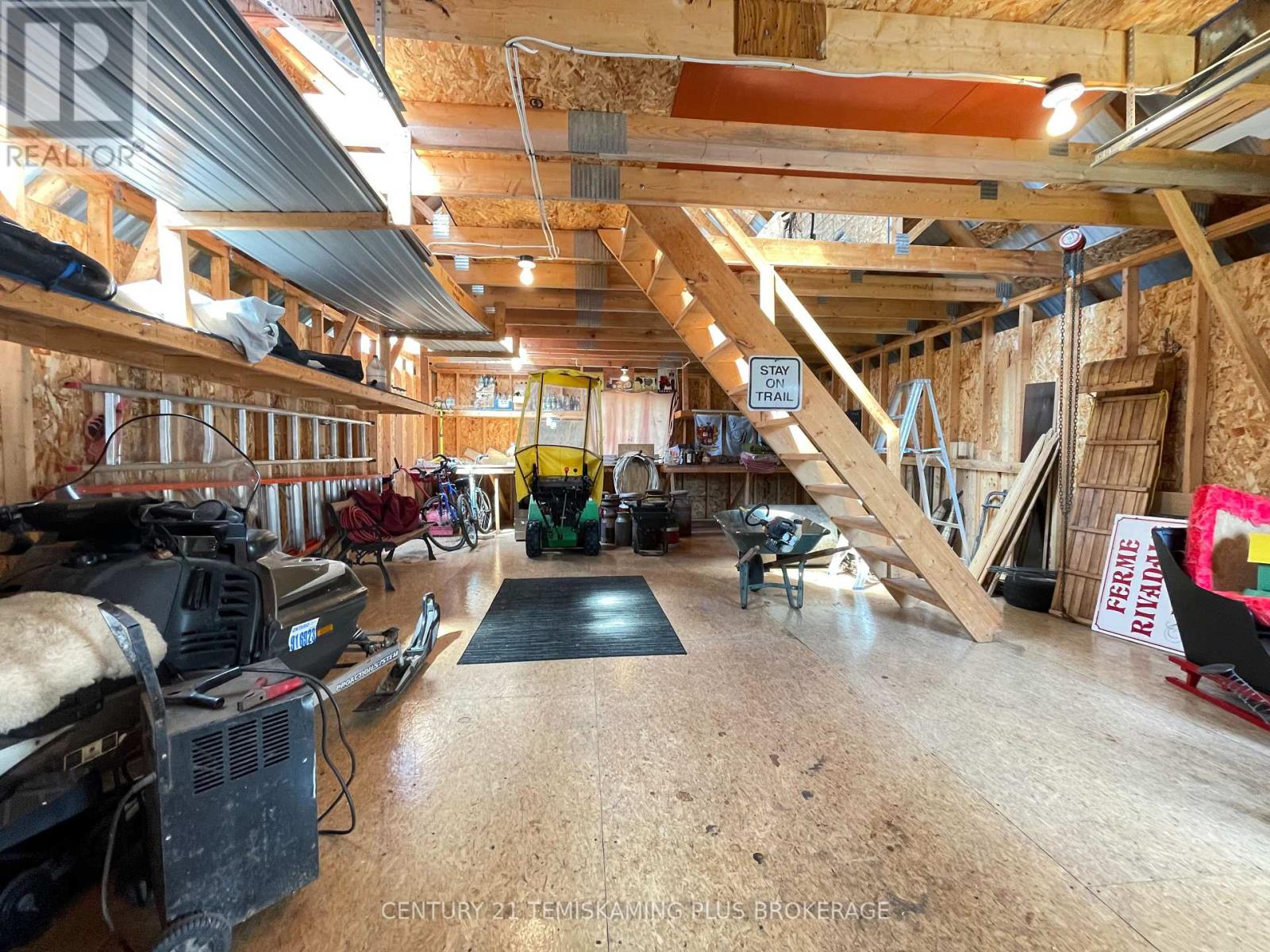 23 Twelfth Street E Property Photo 14