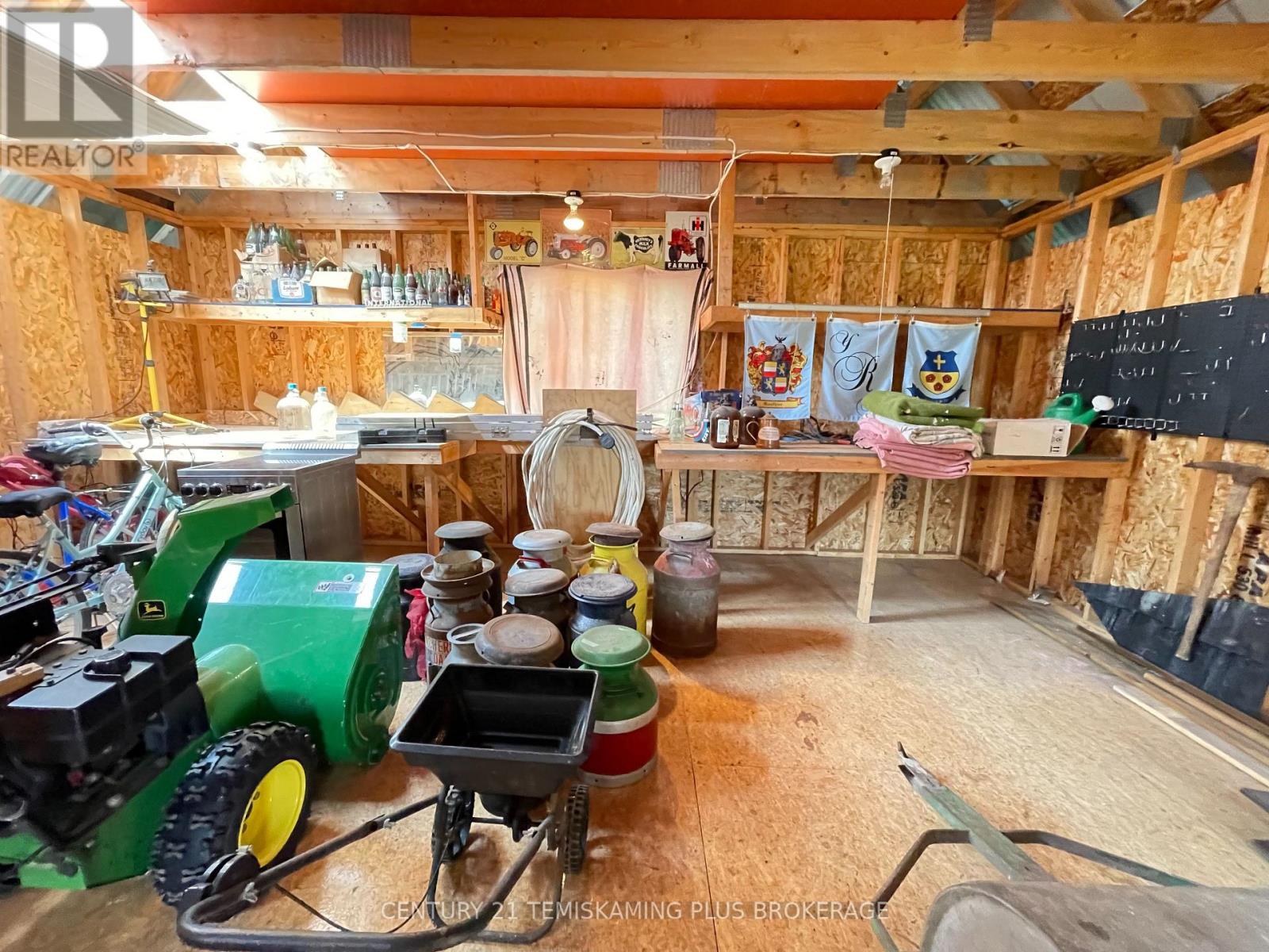 23 Twelfth Street E Property Photo 15