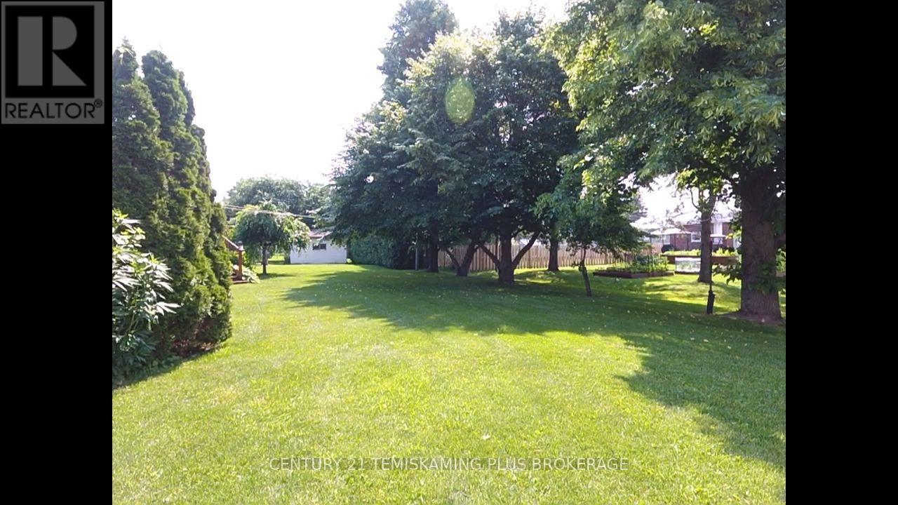 23 Twelfth Street E Property Photo 18