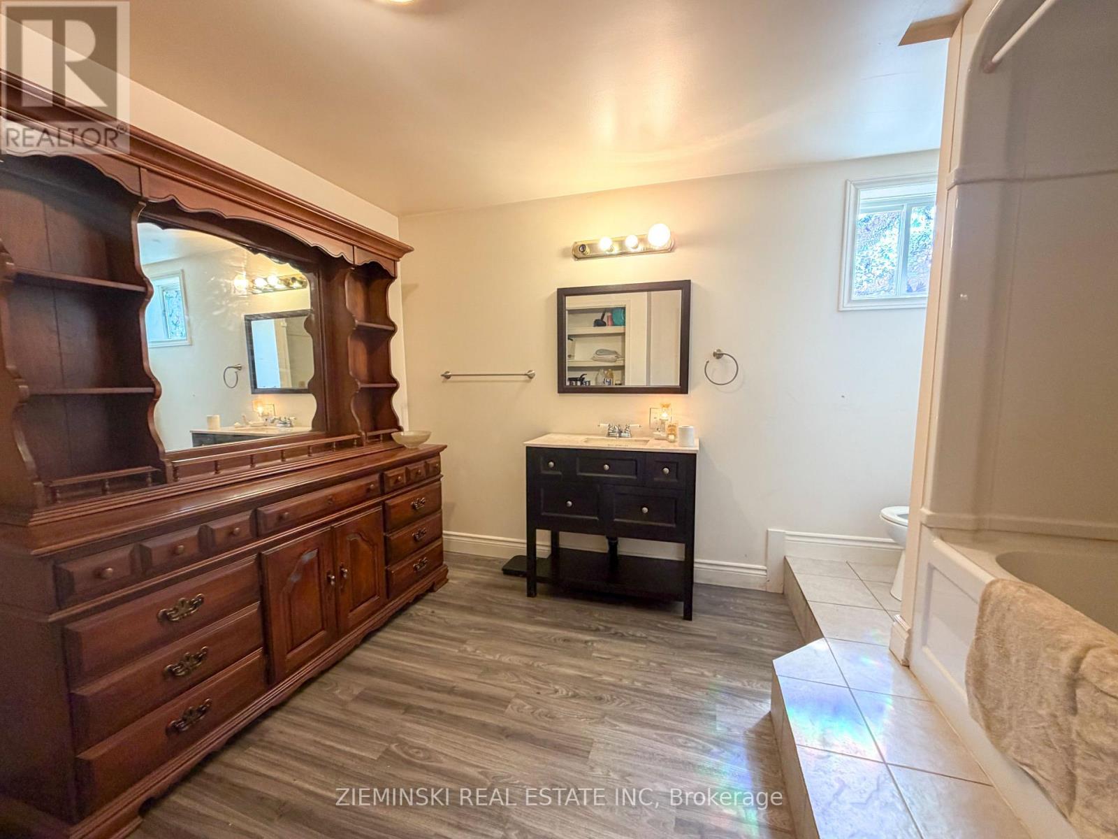 239 Sixth Street Property Photo 4