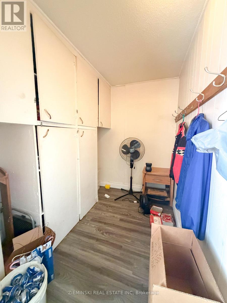 239 Sixth Street Property Photo 9
