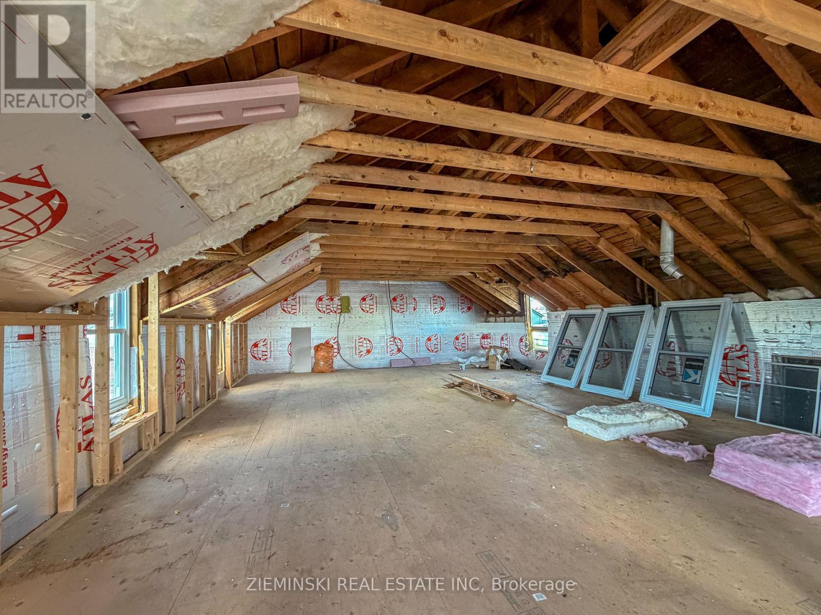 239 Sixth Street Property Photo 13