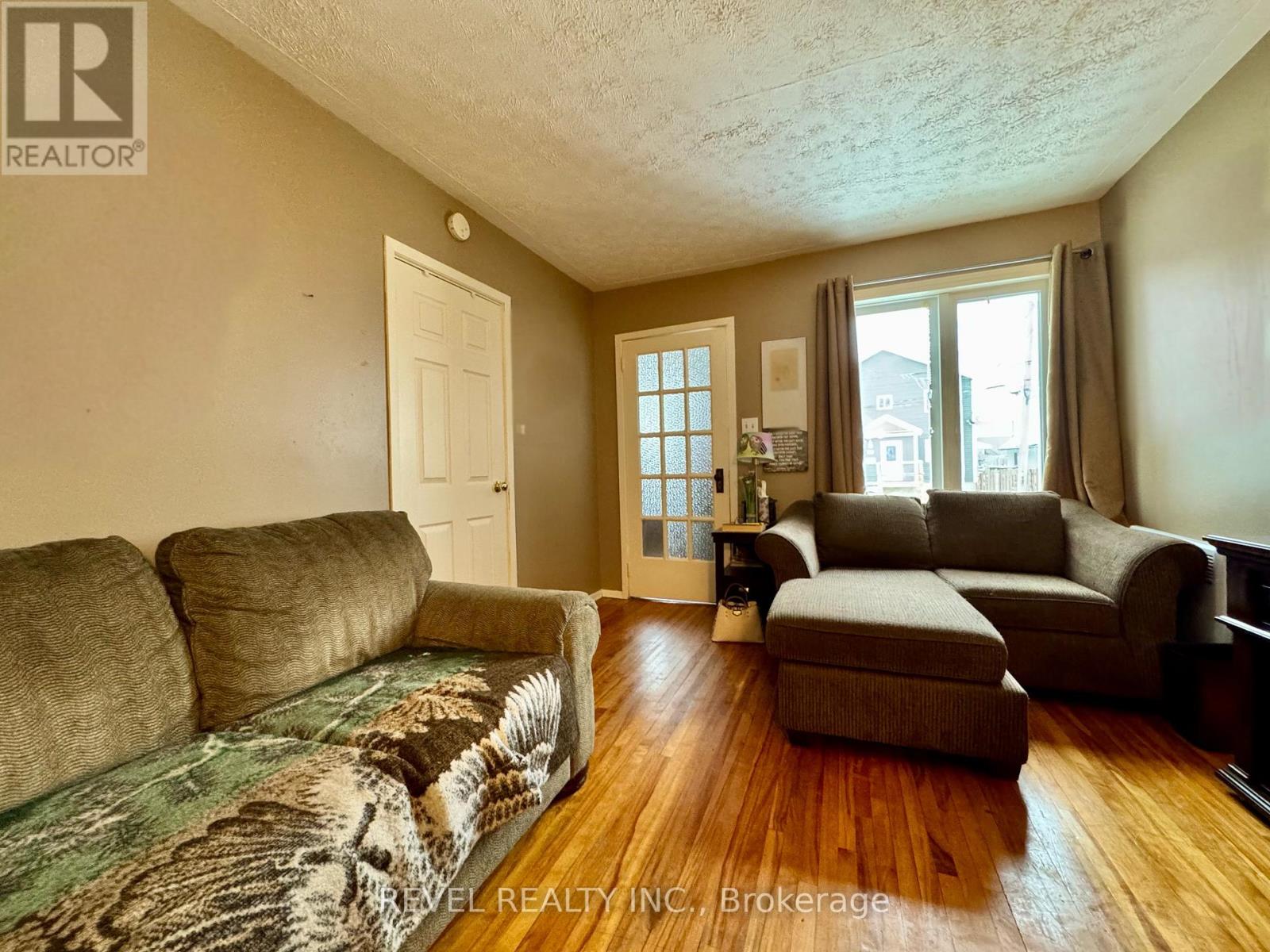 54 Windsor Avenue Property Photo 3