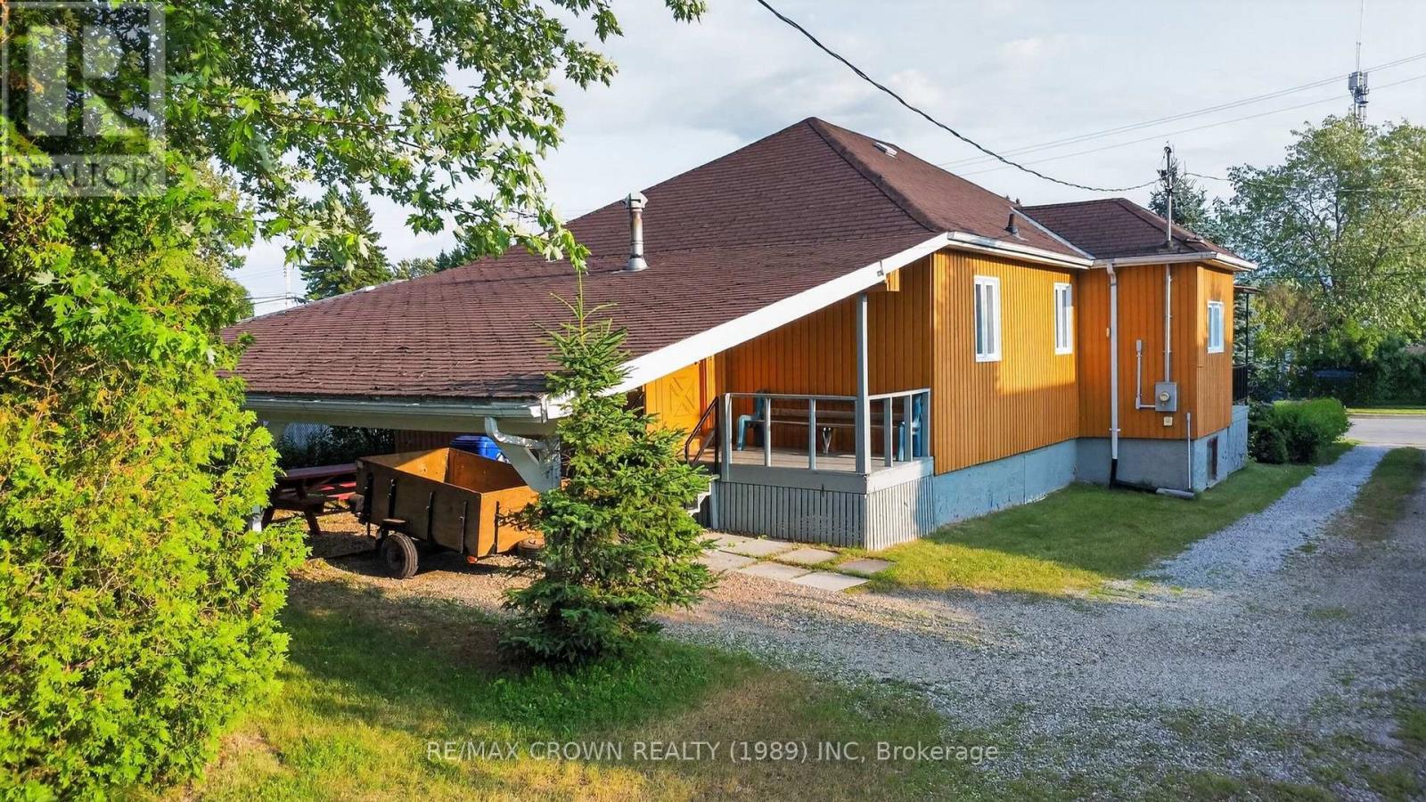 706 Prince Street Property Photo 8
