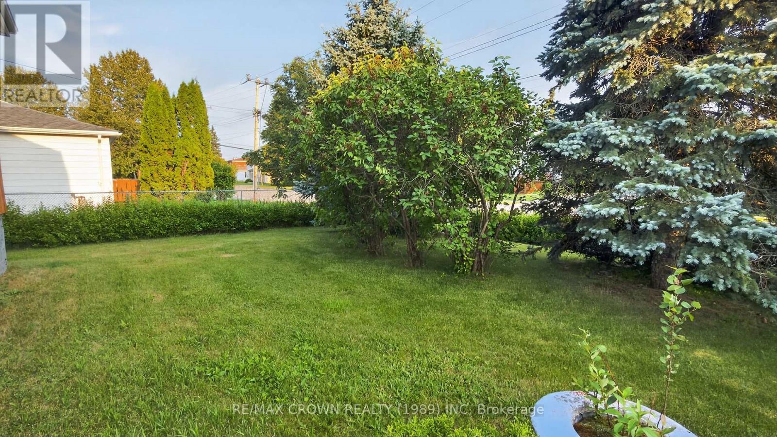 706 Prince Street Property Photo 9