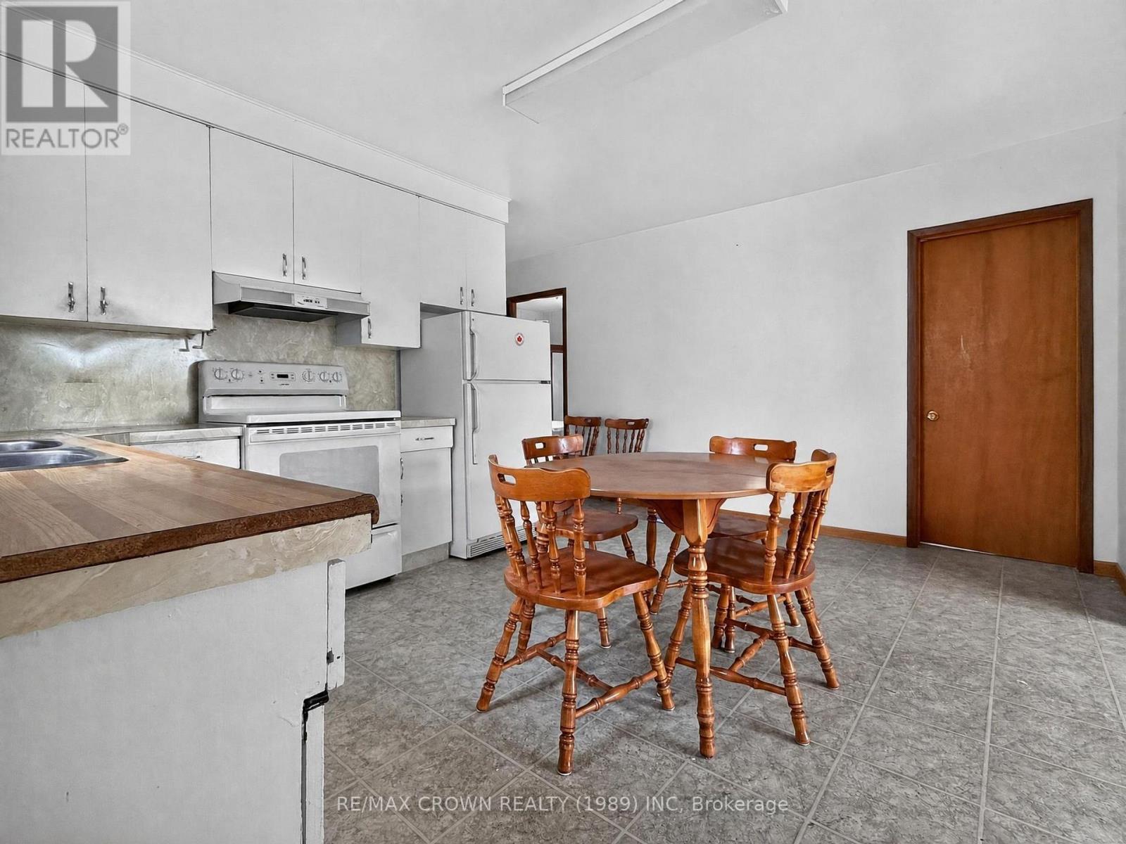 706 Prince Street Property Photo 13