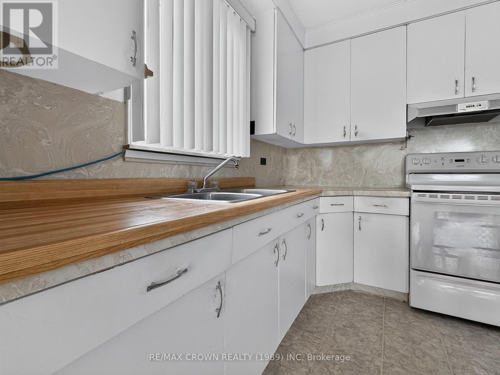 706 Prince Street Property Photo 16