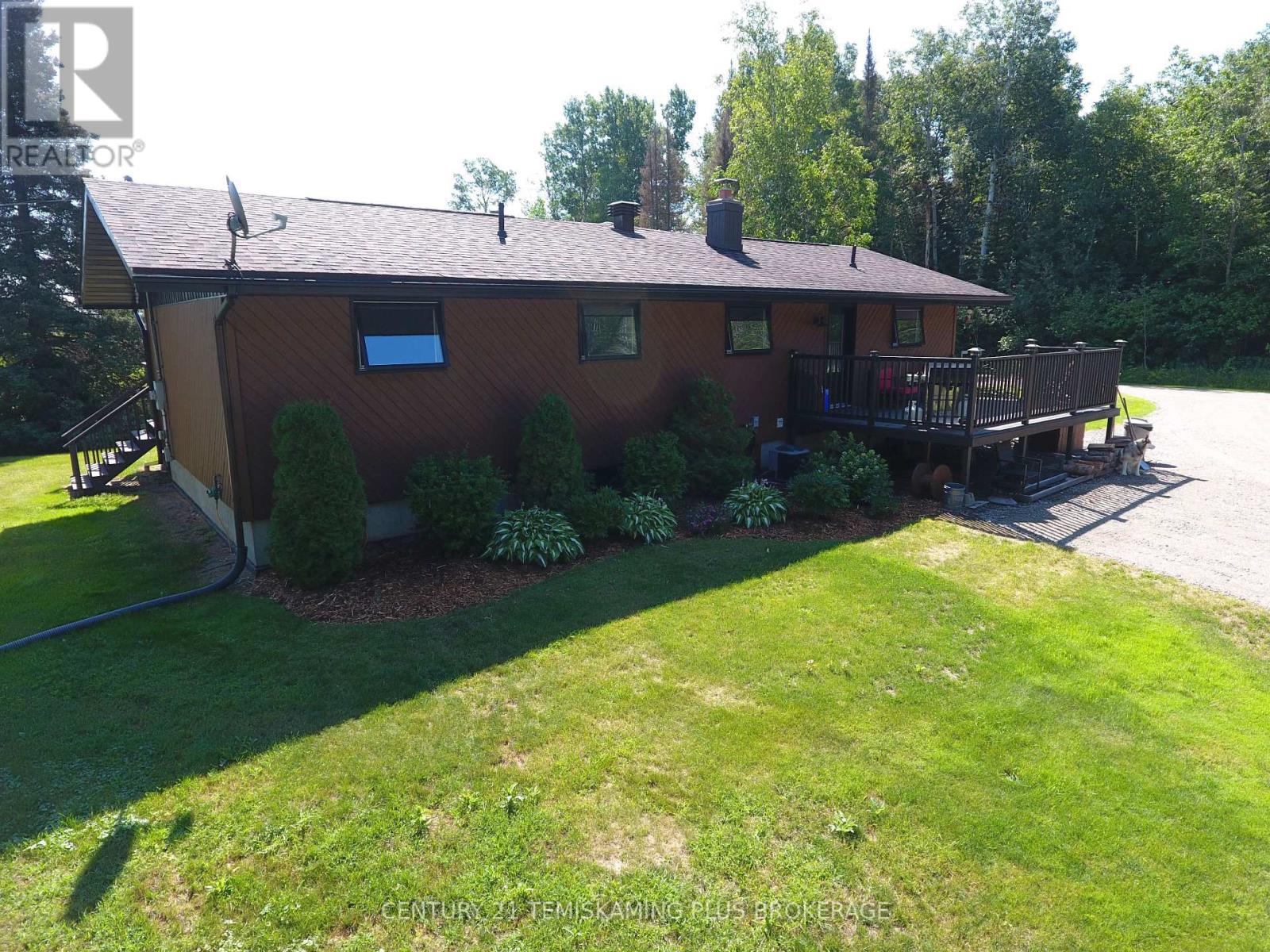 805519 Hooper Road Property Photo 5