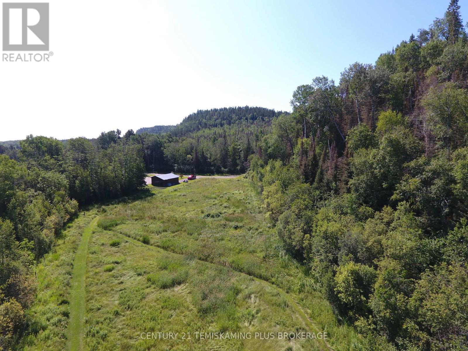 805519 Hooper Road Property Photo 15