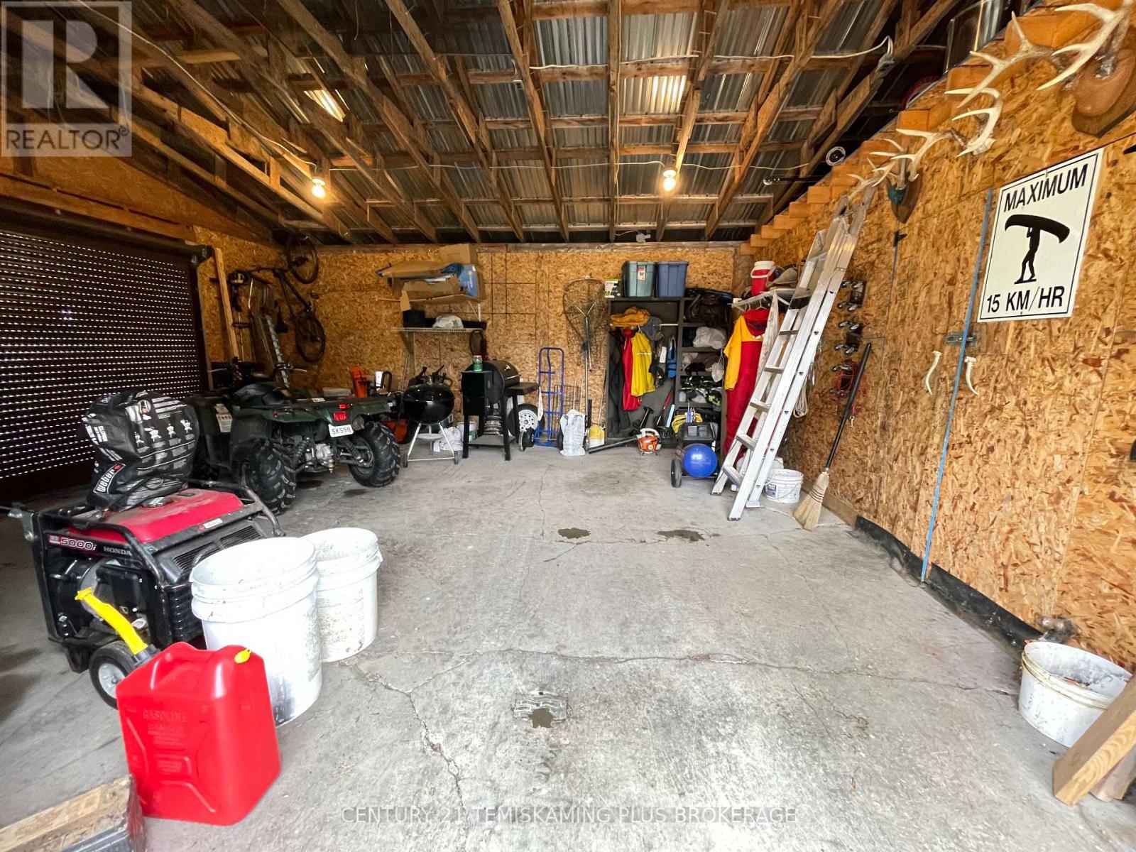 805519 Hooper Road Property Photo 17