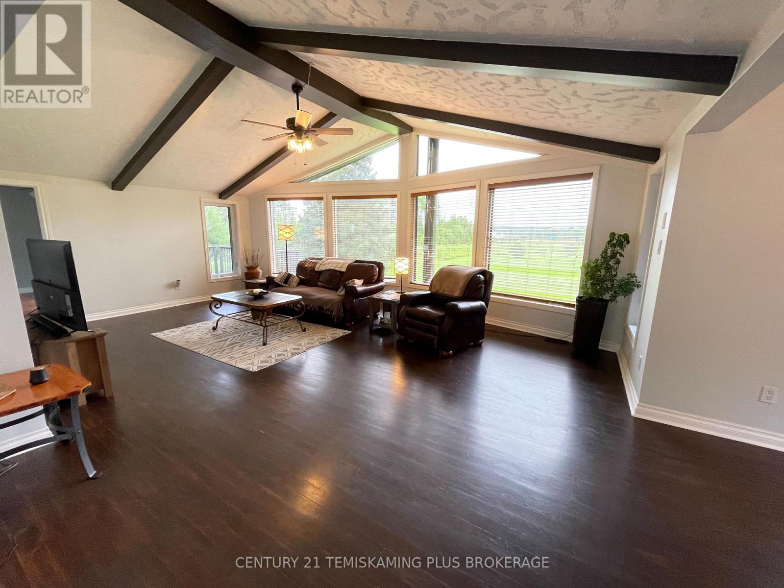 805519 Hooper Road Property Photo 19