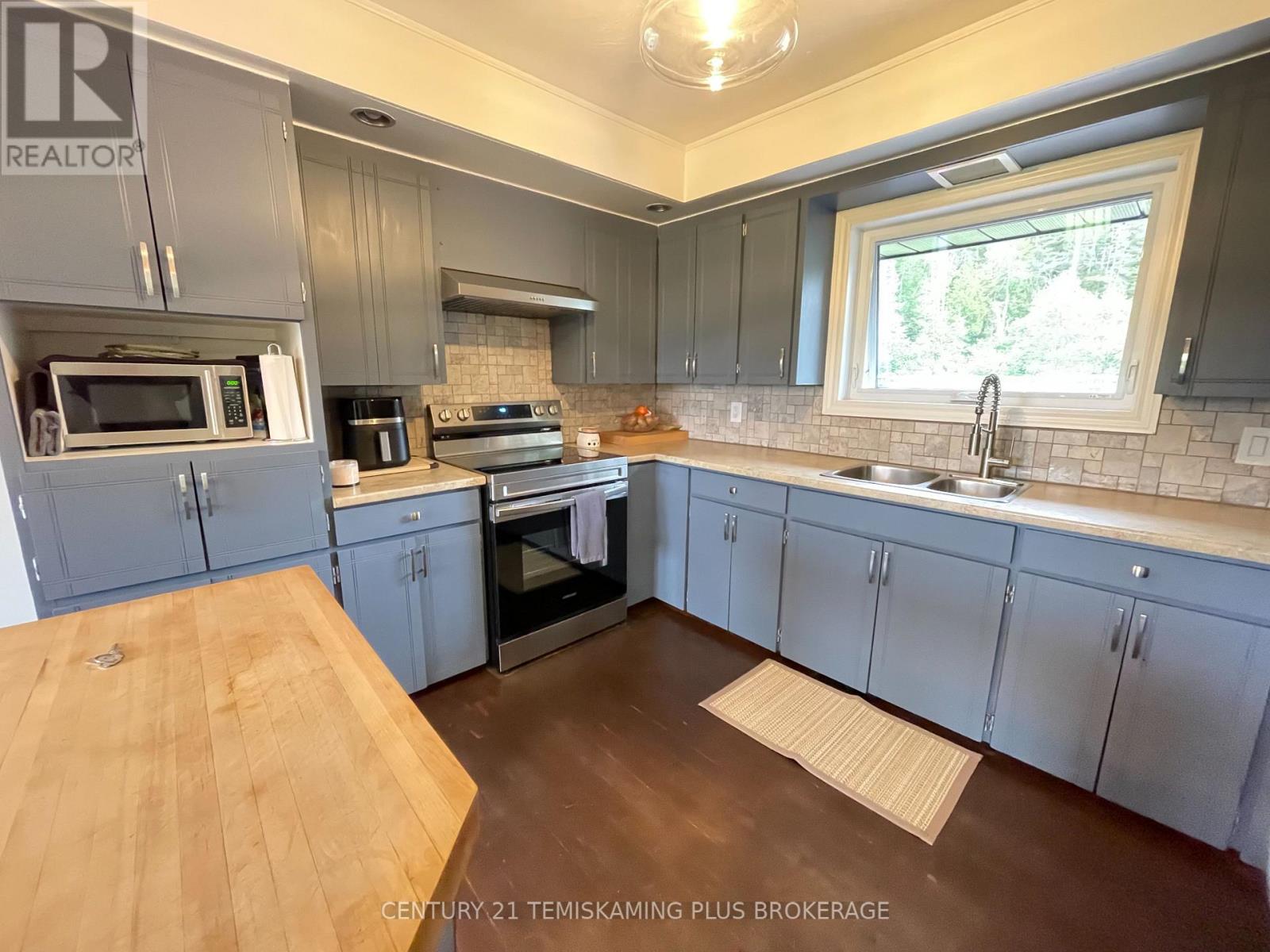 805519 Hooper Road Property Photo 21