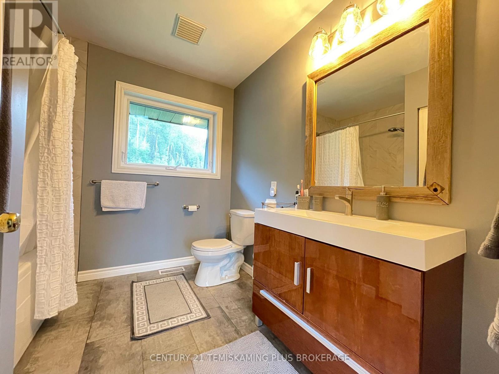 805519 Hooper Road Property Photo 30