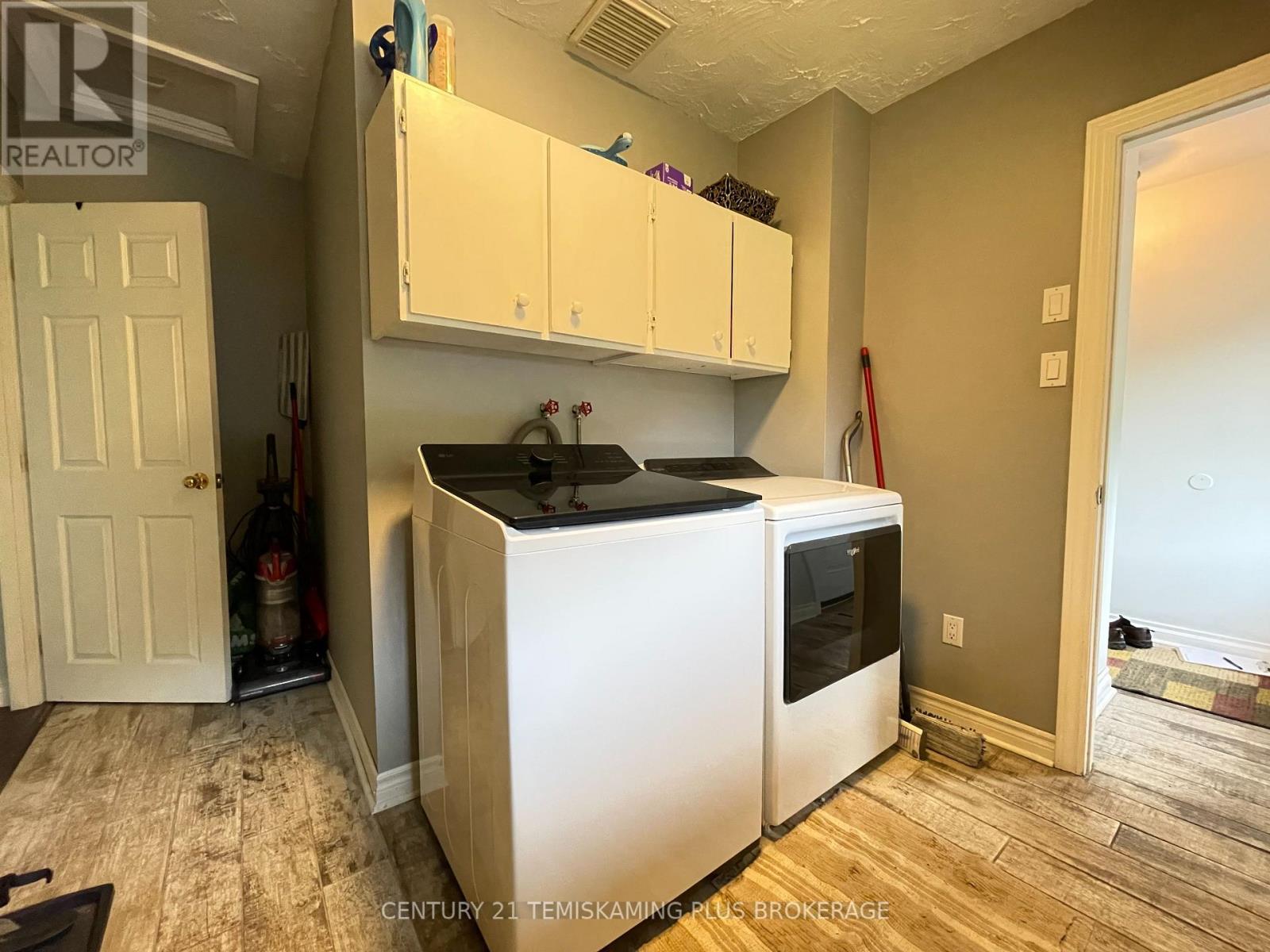 805519 Hooper Road Property Photo 33