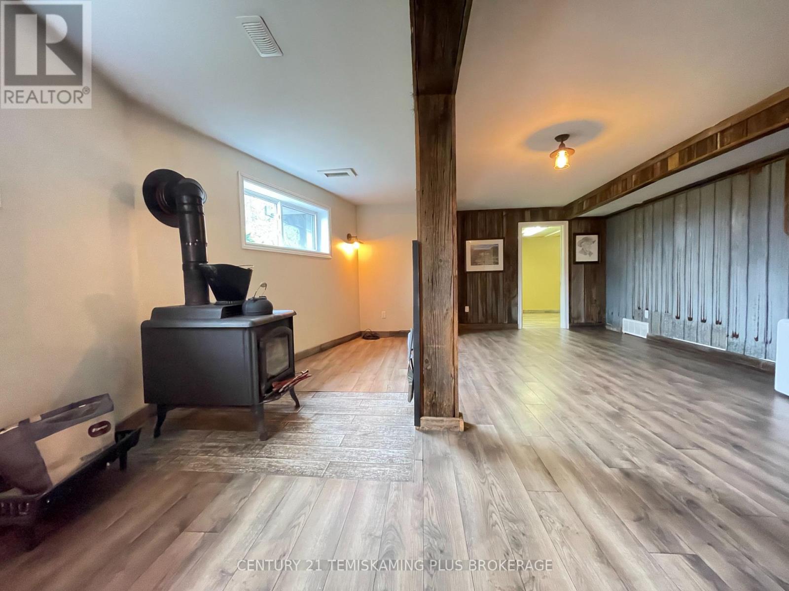 805519 Hooper Road Property Photo 35