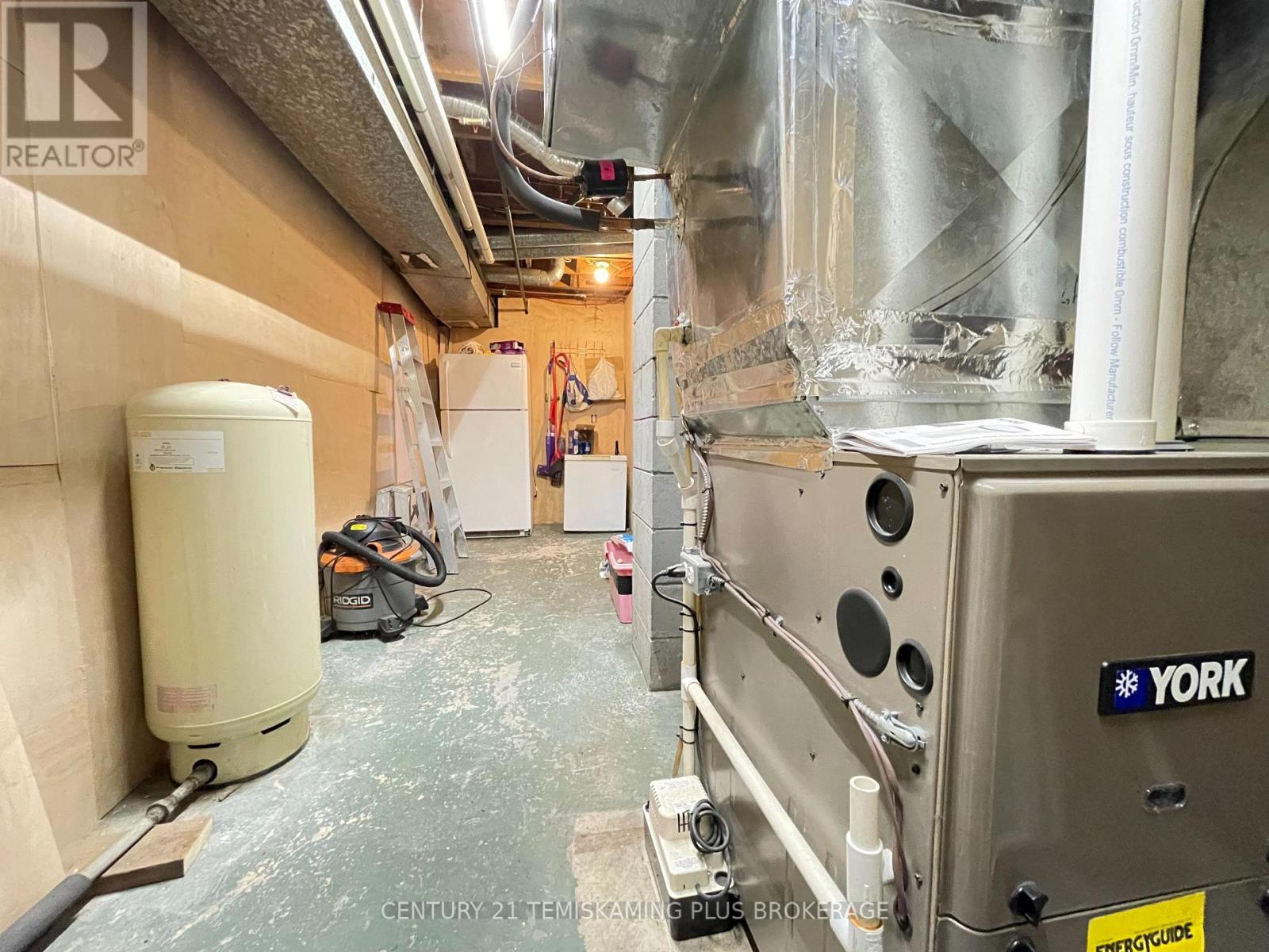 805519 Hooper Road Property Photo 42