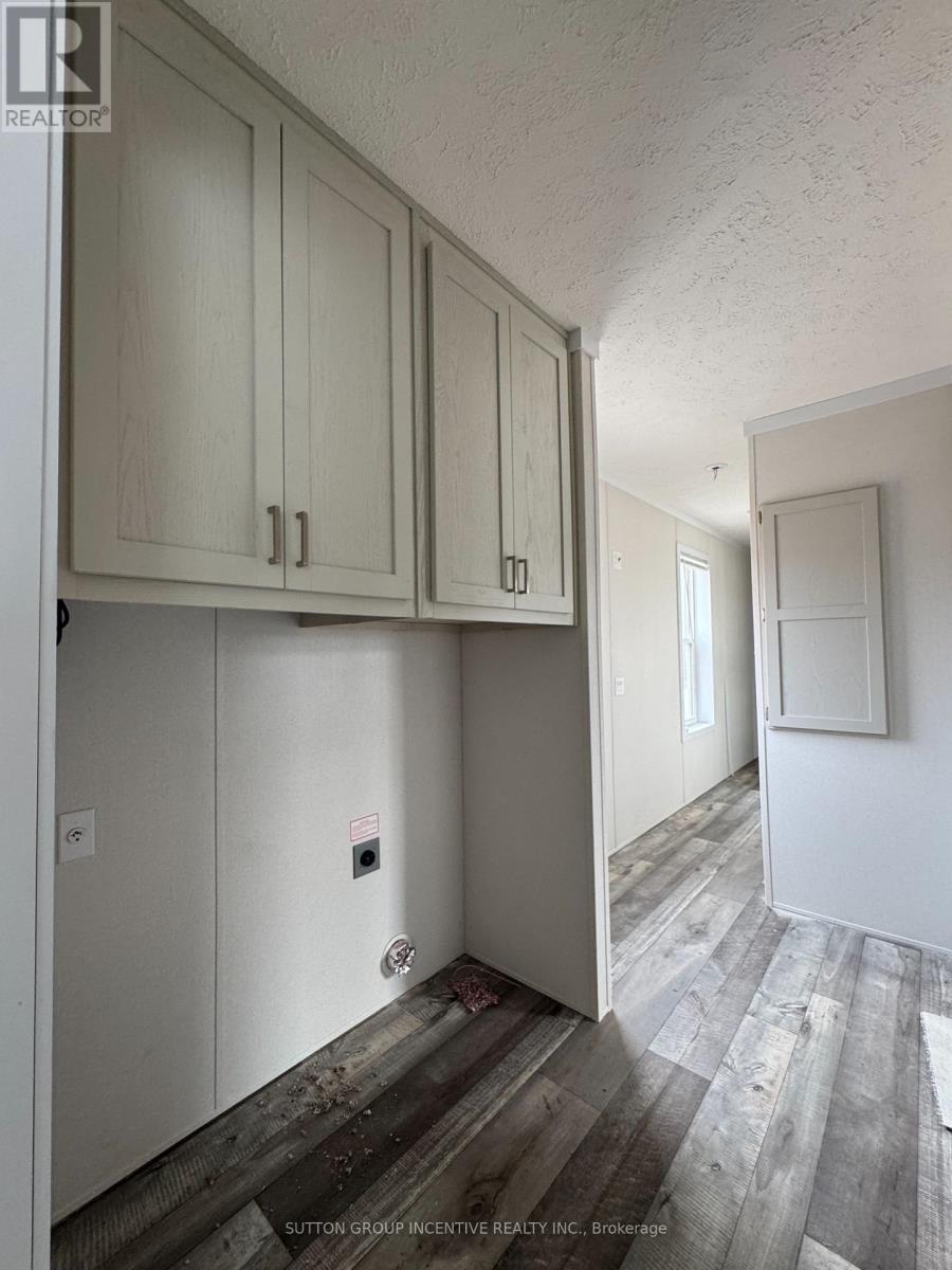 182 Remi Crescent Property Photo 6