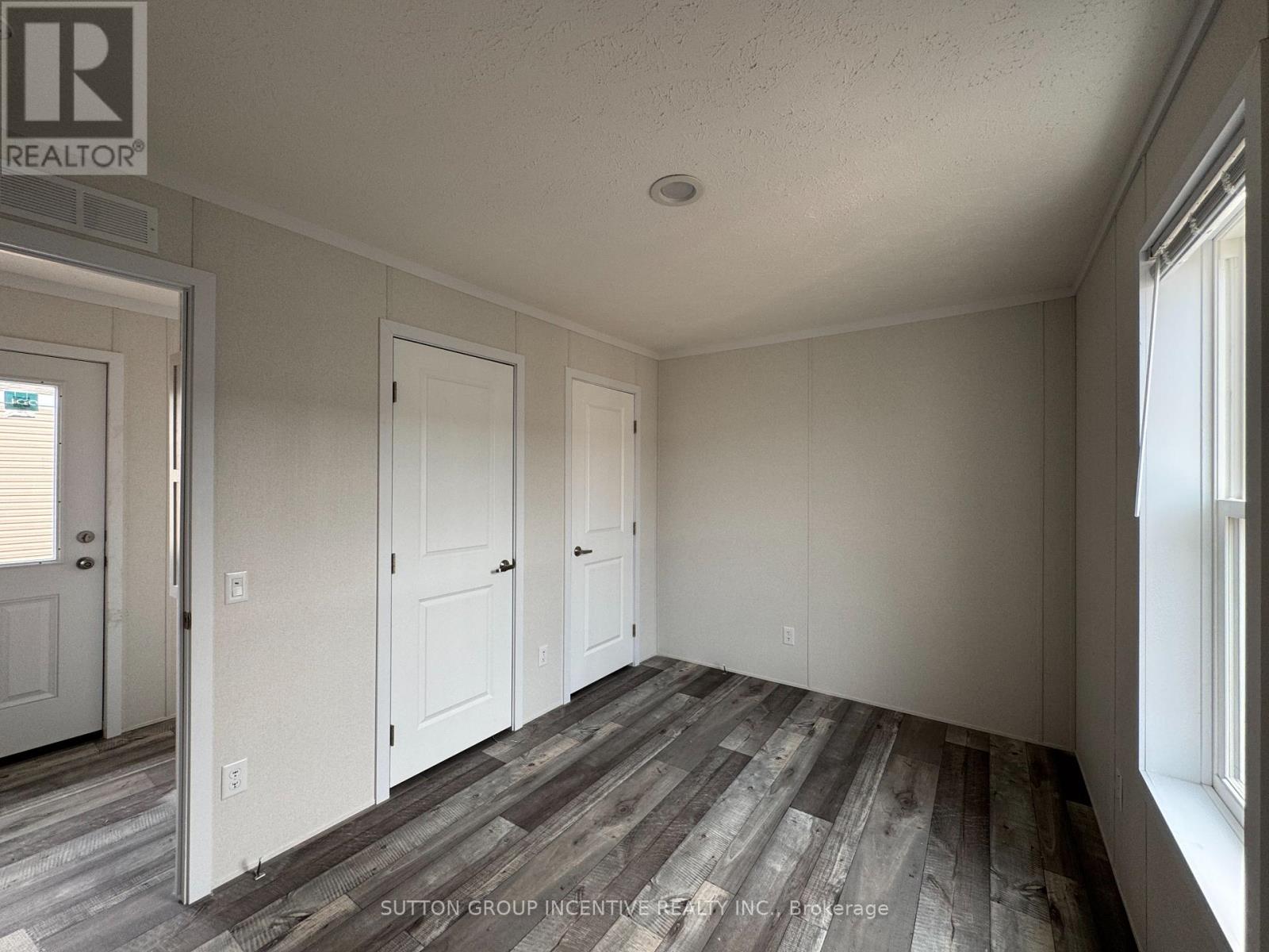 182 Remi Crescent Property Photo 7