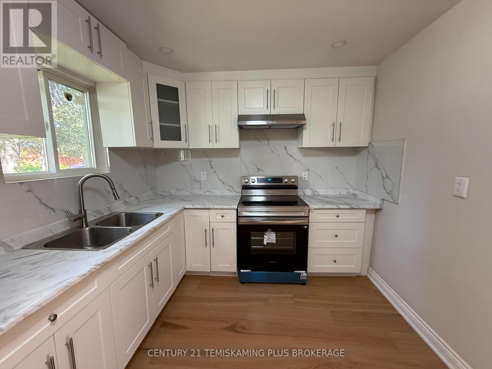 3 Brown Avenue Property Photo 4