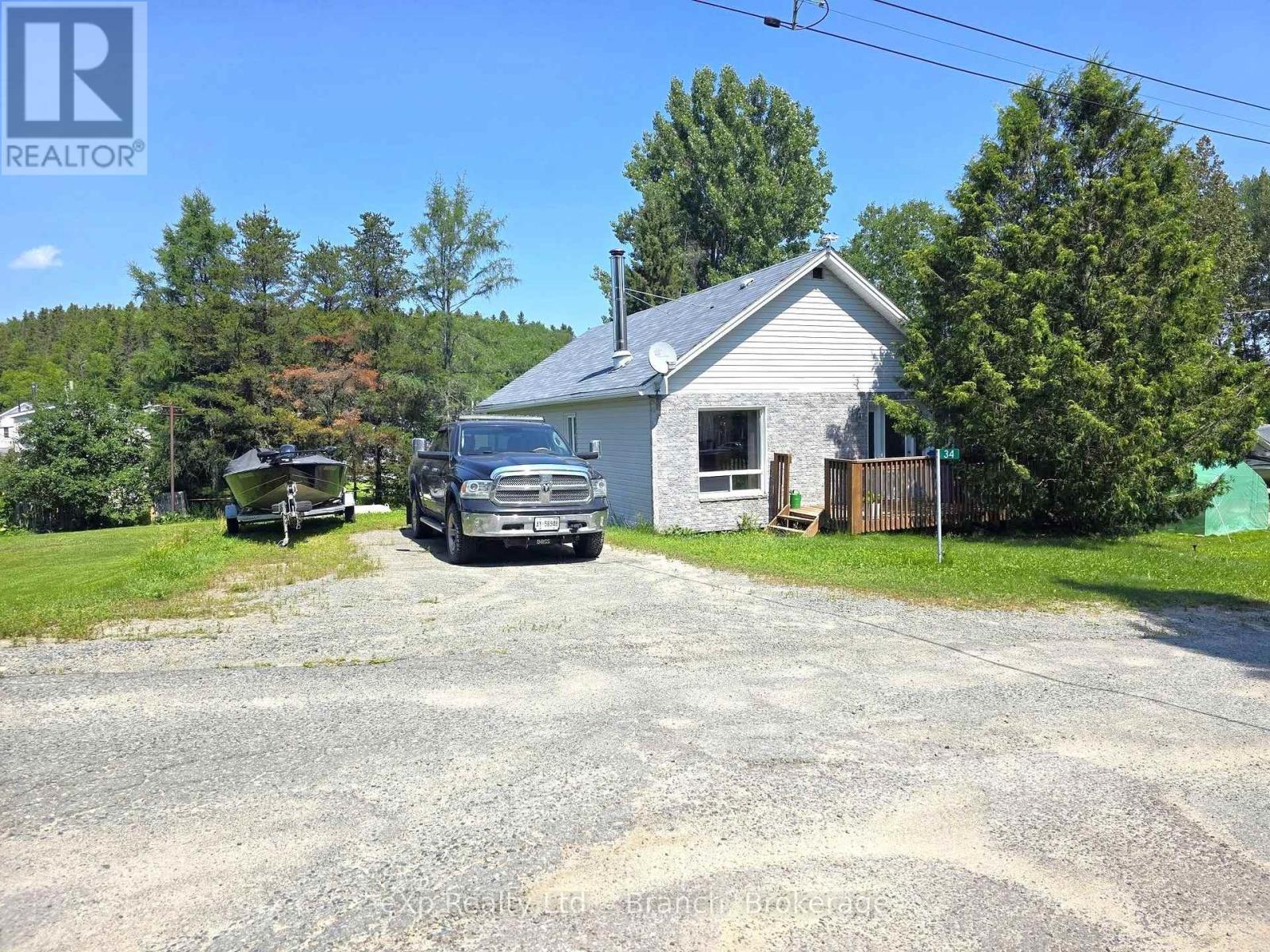 34 Third Avenue Property Photo 1