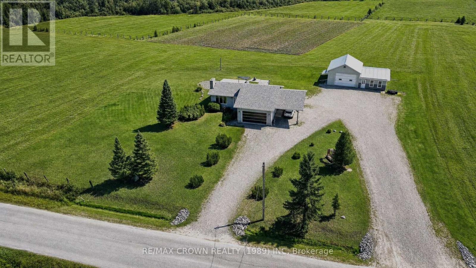 53 Cloutier Road N Photo de la propriété 1