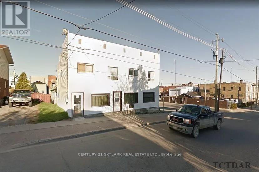 43 DUNCAN AVENUE S Property Photo 1