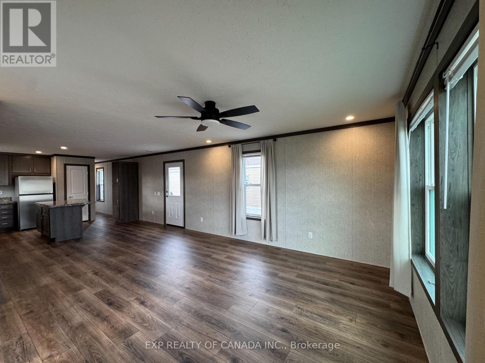 190 Remi Crescent Property Photo 4