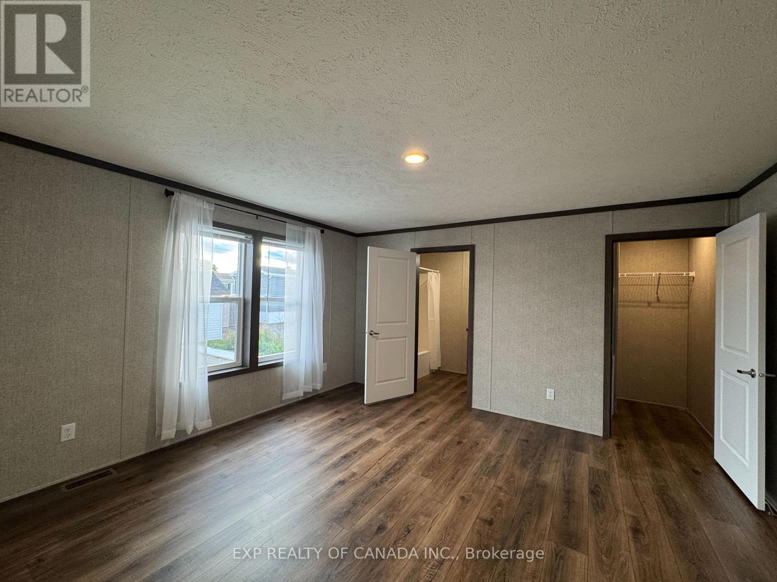 190 Remi Crescent Property Photo 6
