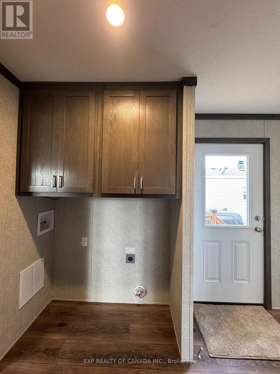 190 Remi Crescent Property Photo 10