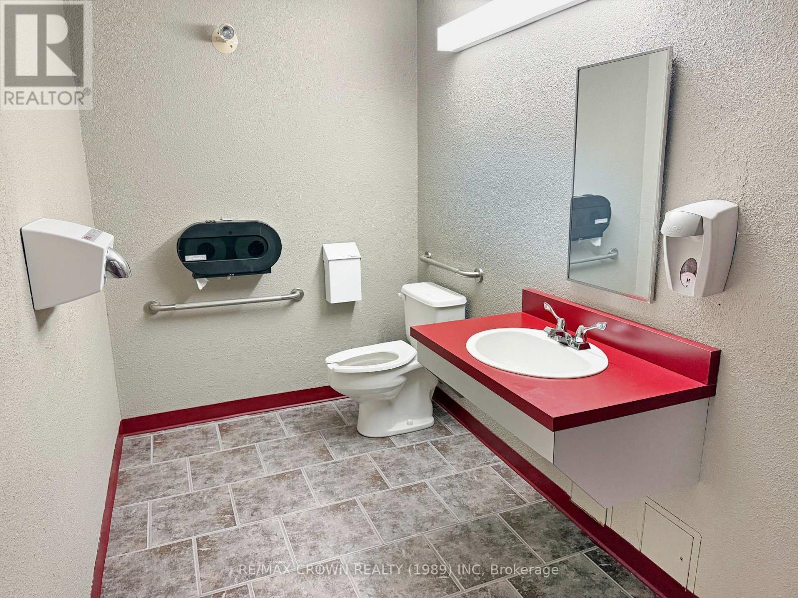 12 Kolb Avenue Property Photo 41