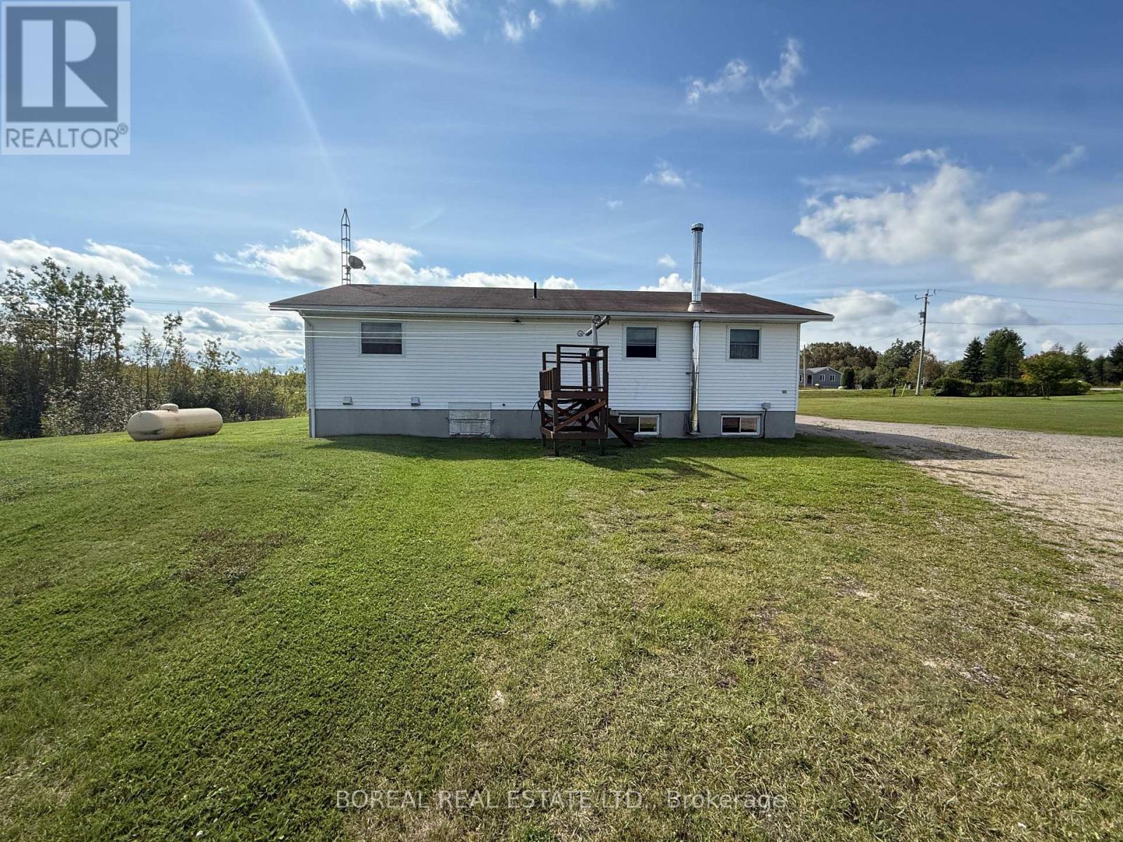 1363 Hwy 652 Property Photo 6