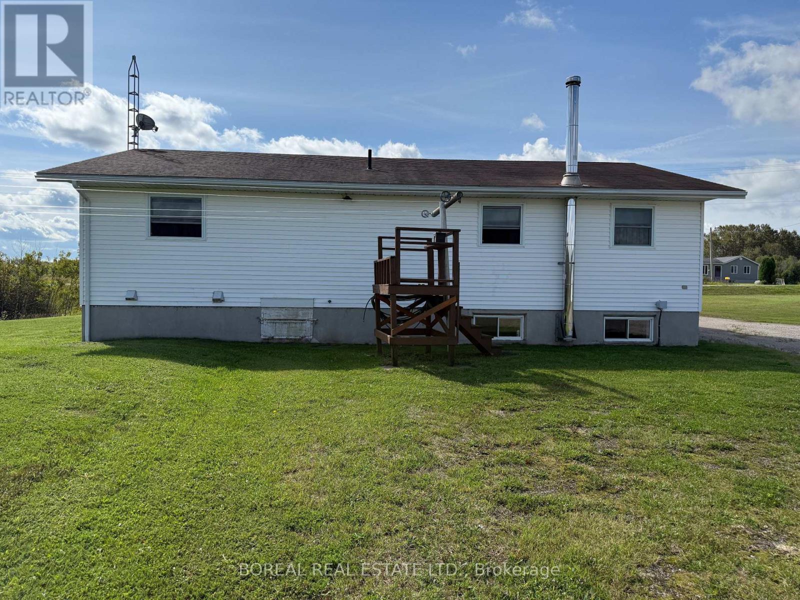 1363 Hwy 652 Property Photo 7