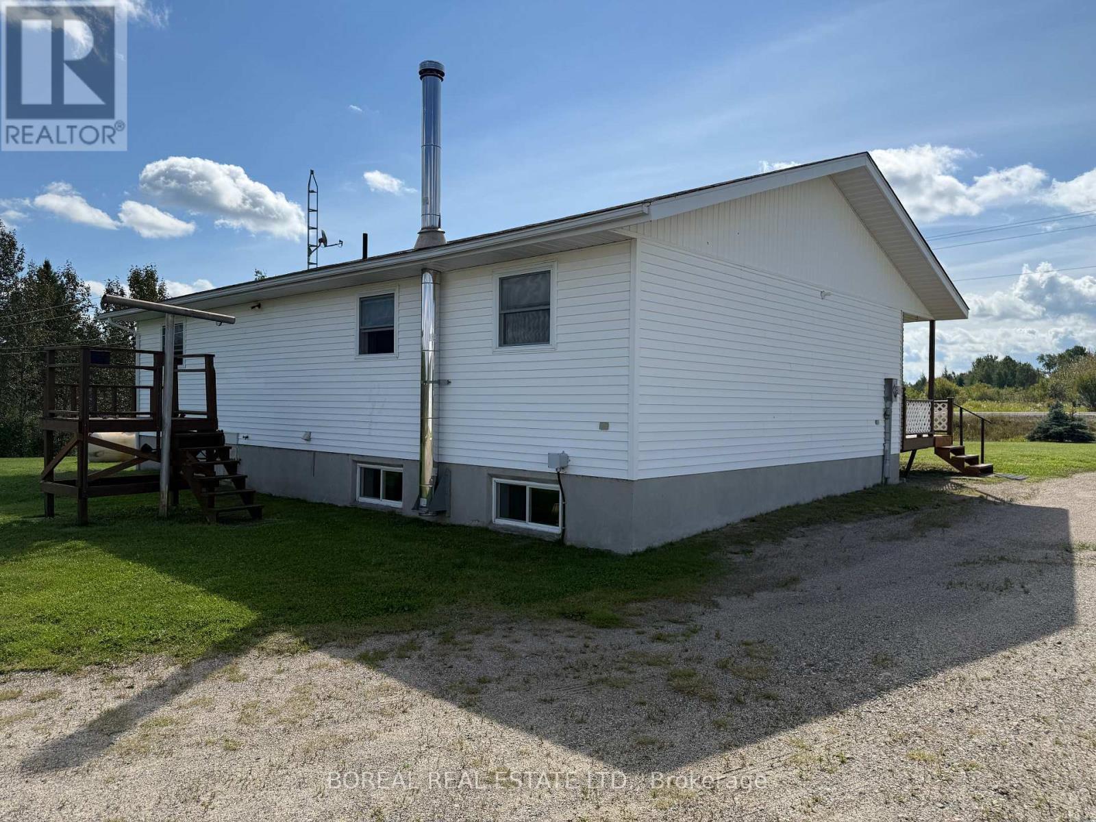 1363 Hwy 652 Property Photo 8
