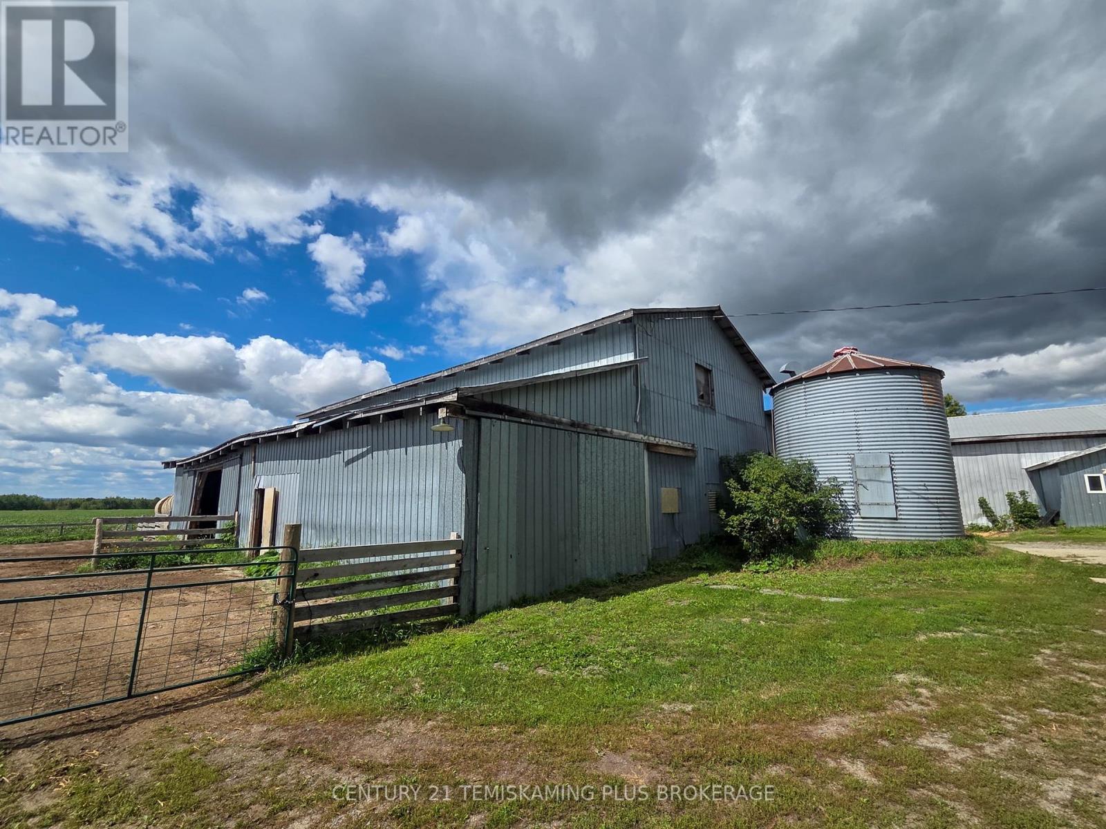 138300 Peters Road Property Photo 7