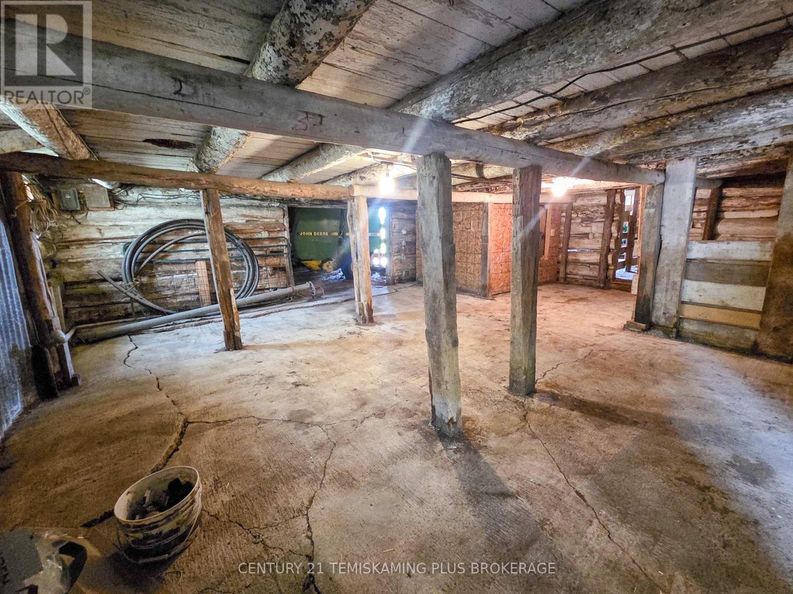 138300 Peters Road Property Photo 8